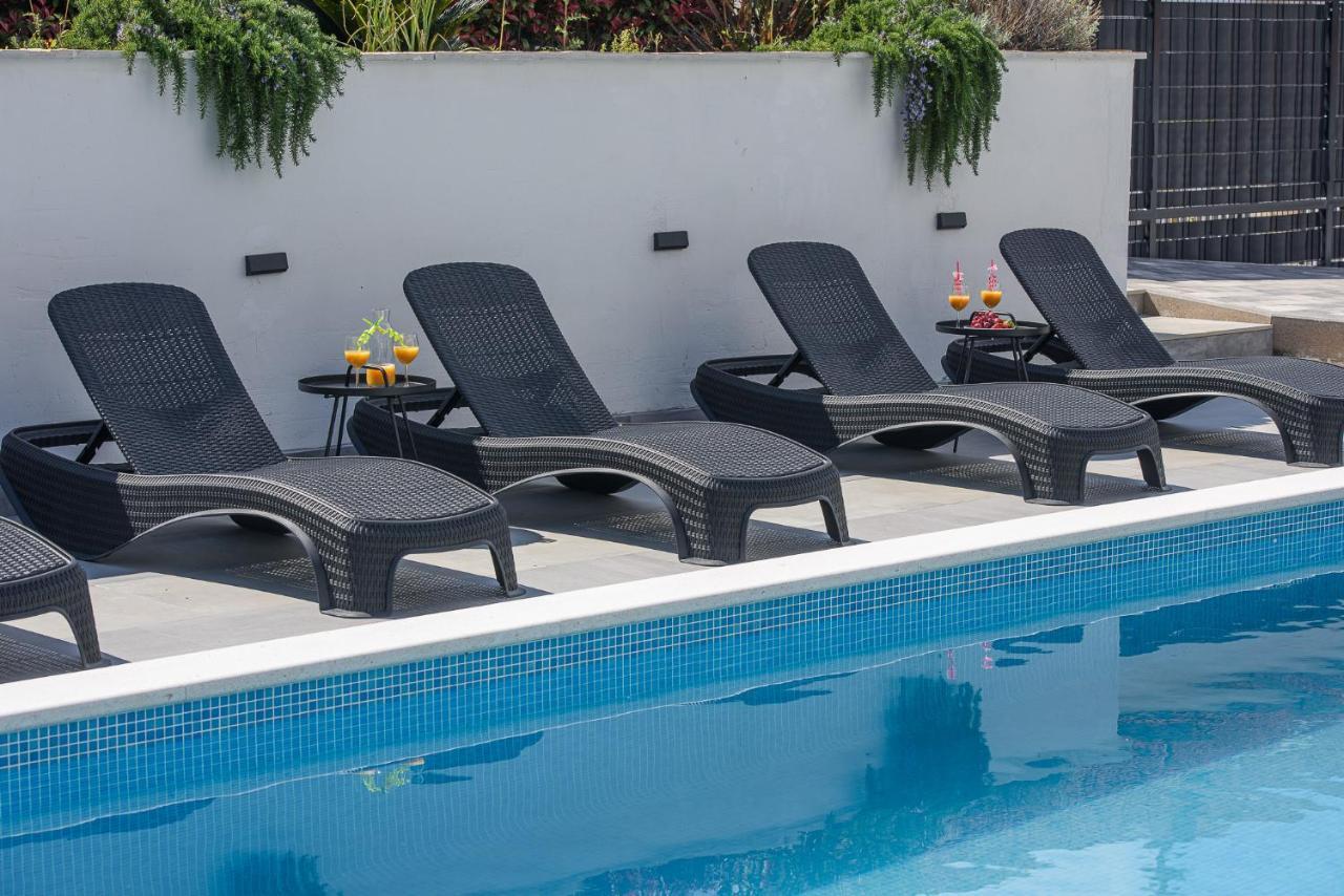 Villa Barbara & Zoran With Heated Swimming Pool Seget Vranjica Exterior foto