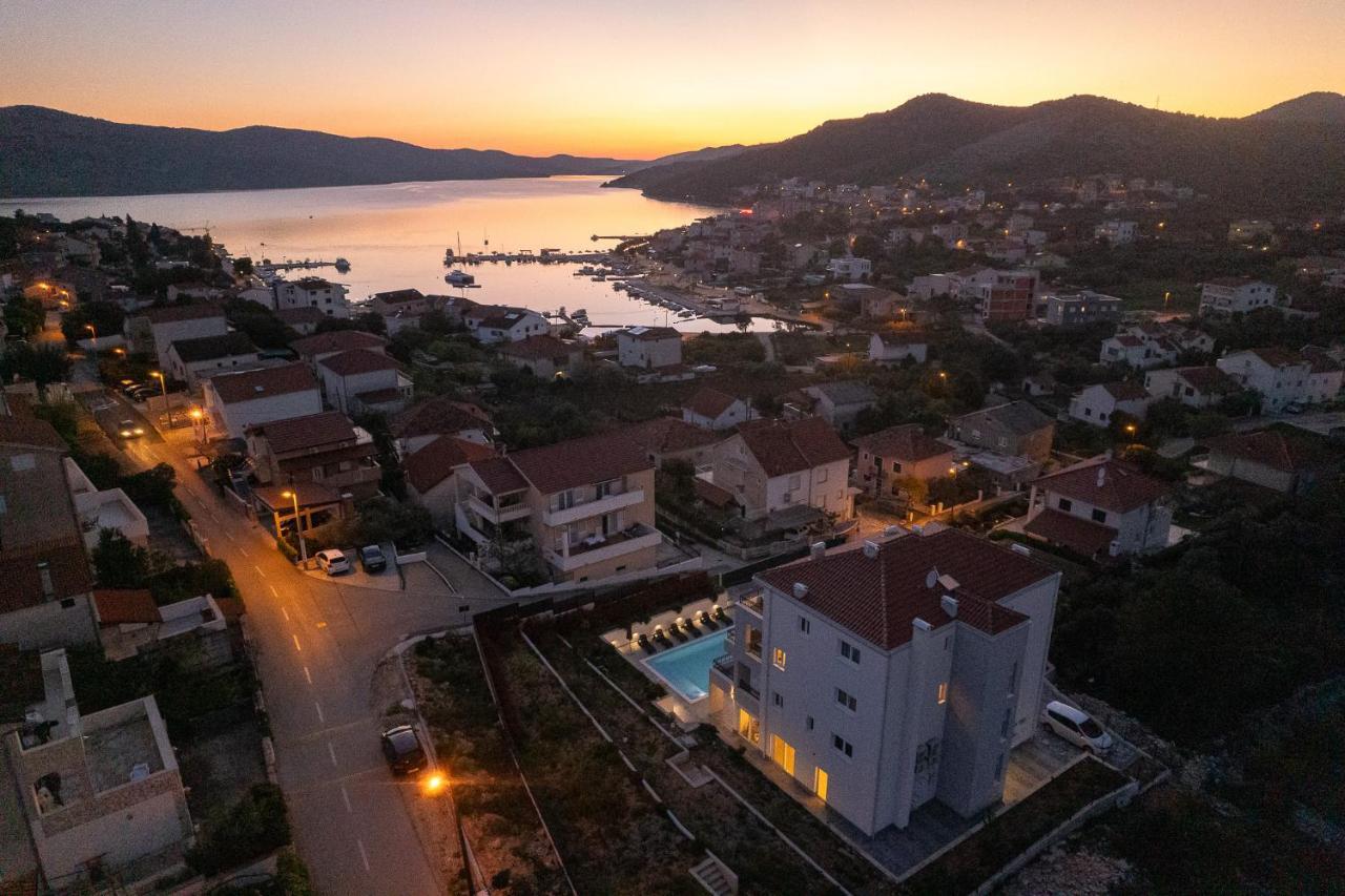 Villa Barbara & Zoran With Heated Swimming Pool Seget Vranjica Exterior foto