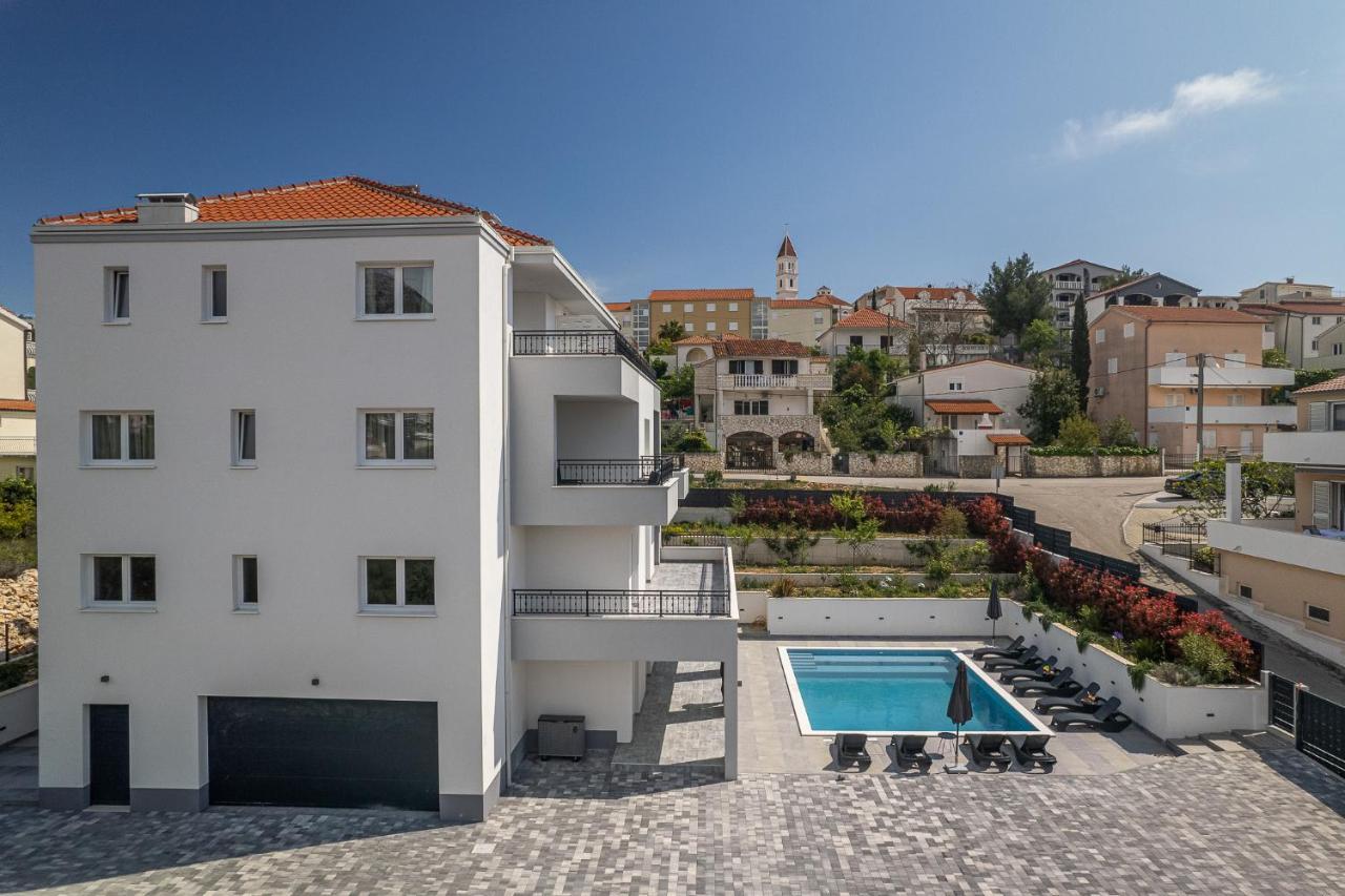 Villa Barbara & Zoran With Heated Swimming Pool Seget Vranjica Exterior foto
