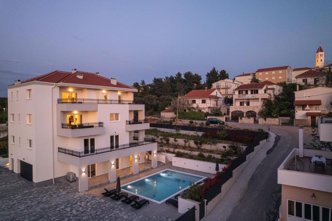 Villa Barbara & Zoran With Heated Swimming Pool Seget Vranjica Exterior foto